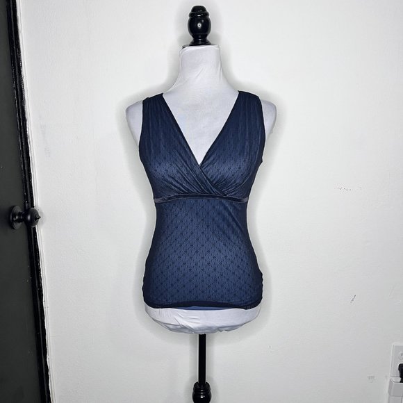 Ann Taylor Petites V-Neck Sleeveless Blouse Size XSP - Picture 2 of 9